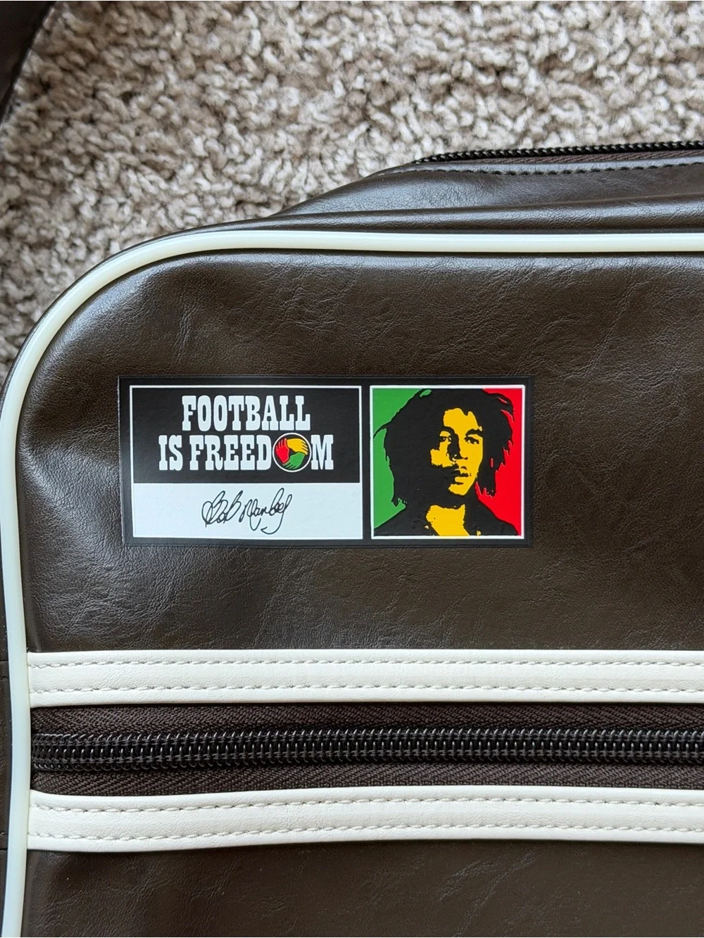 JAMAICA BOB MARLEY FOOTBALL SOCCER MESSENGER SHOULDER BAG ZIPPER CLOSURE WHITE